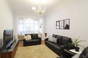 2 Minutes From Copacabana Beach A306