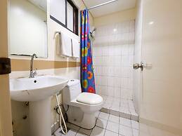 OYO 769 Poblacion Suites Polaris