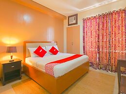 OYO 769 Poblacion Suites Polaris