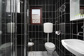 Villa Cissa Apartments by Irundo