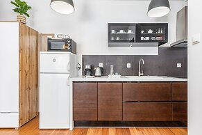 Lwowska Apartments by Renters