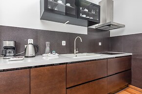 Lwowska Apartments by Renters