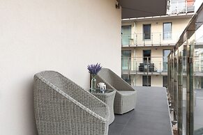 Amber Estate II by Renters