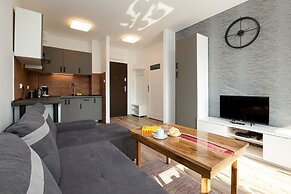 Nadbrzezna Apartments by Renters
