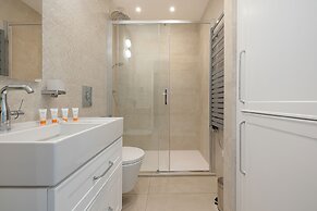 Nadbrzezna Apartments by Renters