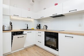 Nadbrzezna Apartments by Renters