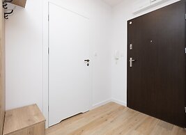 Nadbrzezna Apartments by Renters