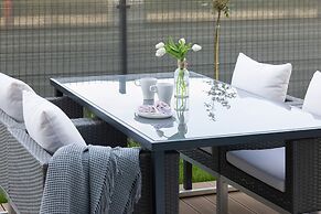 Nadbrzezna Apartments by Renters