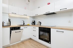 Nadbrzezna Apartments by Renters