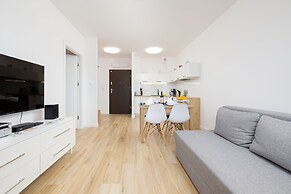 Nadbrzezna Apartments by Renters