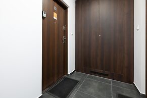 Nadbrzezna Apartments by Renters