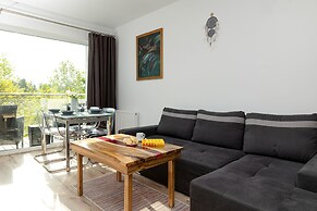 Nadbrzezna Apartments by Renters