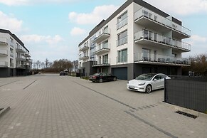 Nadbrzezna Apartments by Renters