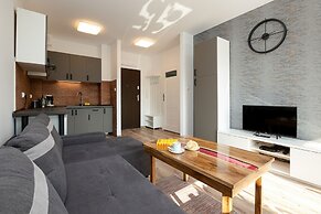 Nadbrzezna Apartments by Renters