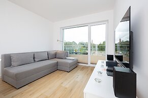Nadbrzezna Apartments by Renters