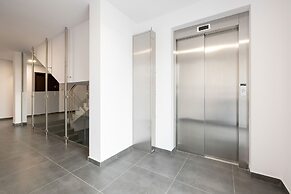 Nadbrzezna Apartments by Renters