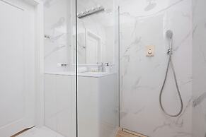 Nadbrzezna Apartments by Renters