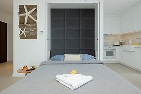 Nadbrzezna Apartments by Renters
