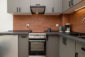 Nadbrzezna Apartments by Renters
