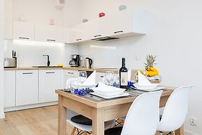 Nadbrzezna Apartments by Renters
