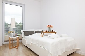 Nadbrzezna Apartments by Renters