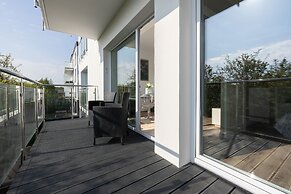 Nadbrzezna Apartments by Renters