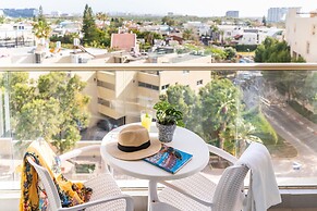 Top Tier Apartment with Swimming Pool