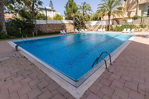 Top Tier Apartment with Swimming Pool