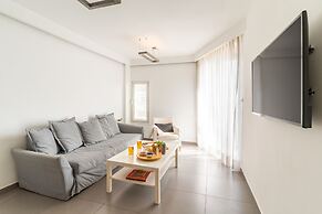 Top Tier Apartment with Swimming Pool