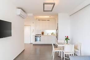 Top Tier Apartment with Swimming Pool