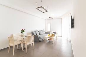 Top Tier Apartment with Swimming Pool