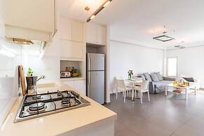 Top Tier Apartment with Swimming Pool