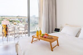 Top Tier Apartment with Swimming Pool