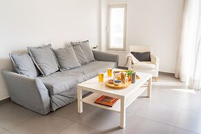 Top Tier Apartment with Swimming Pool