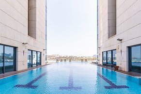 DeluxeApartment with Views of the Marina