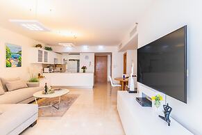 DeluxeApartment with Views of the Marina