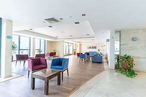 DeluxeApartment with Views of the Marina