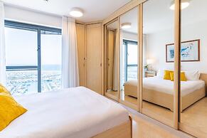 DeluxeApartment with Views of the Marina