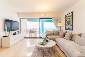 DeluxeApartment with Views of the Marina