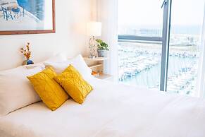 DeluxeApartment with Views of the Marina