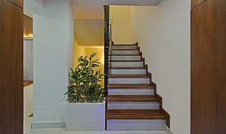 Itsy Hotels Deluxe Inn