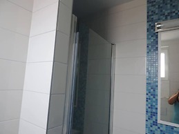 Luxurious 2-bed Appartment in Mandre With Pool
