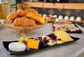 The Cliffside Boutique Getaway