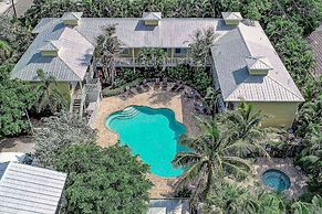 Beach Club at Siesta Key Poolside D