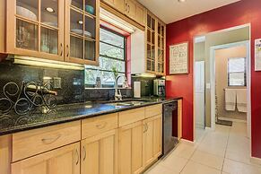 South Venice Pool Home With Fence, Dog Friendly