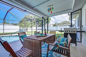 South Venice Pool Home With Fence, Dog Friendly