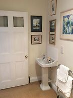 Ingram House Bed & Breakfast