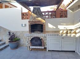Apartment With Swimming Pool Near the Beach