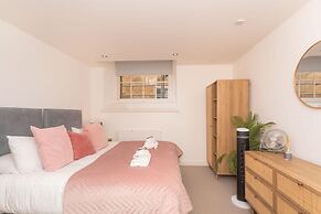 Panda Sanctuaries, Kensington Chapel Apartment