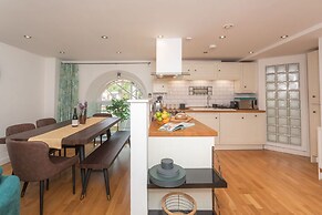 Panda Sanctuaries, Kensington Chapel Apartment